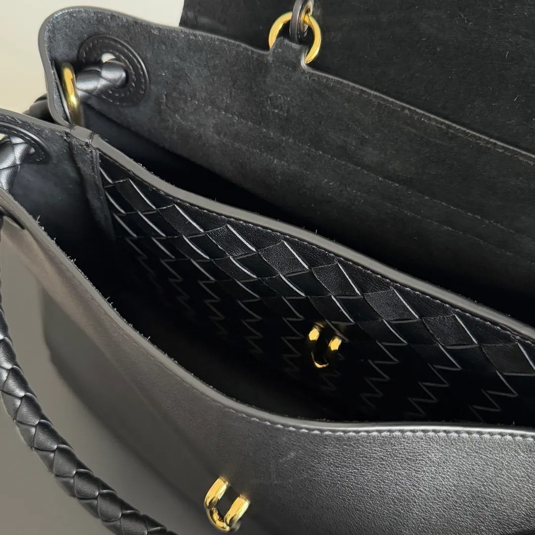 Batch 2360 black more details